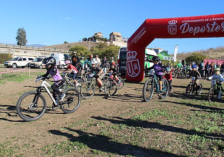 Children participate in Cártama cycling initiative to support vulnerable families at Christmas